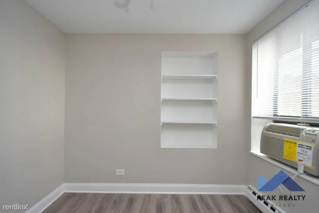 3941 North Pine Grove Apartments