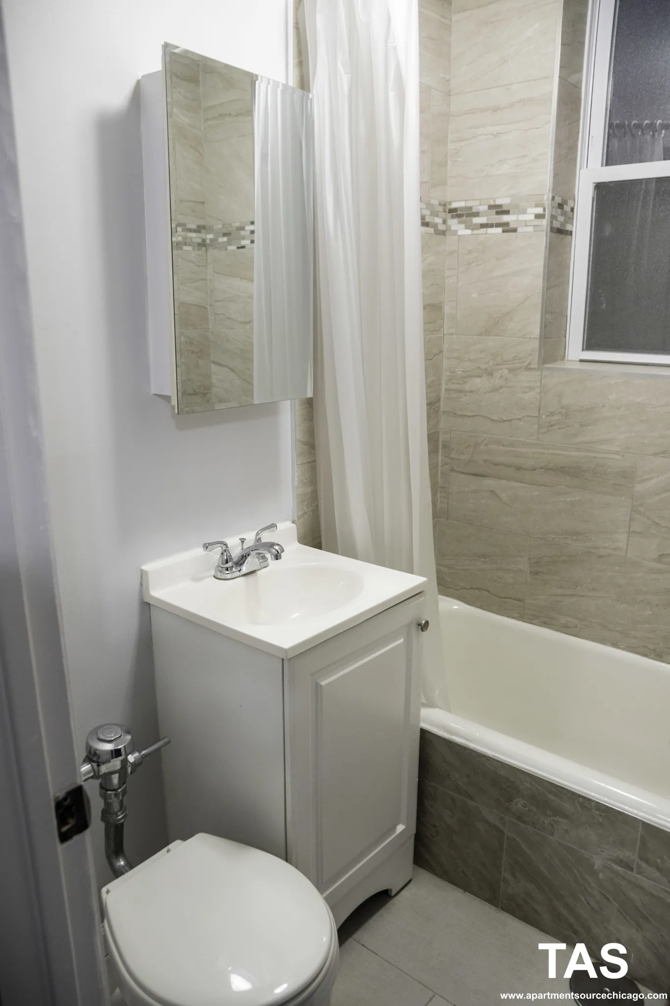 5710 North Winthrop Apartments