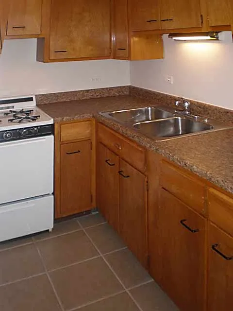 5906 N Sheridan Apartments