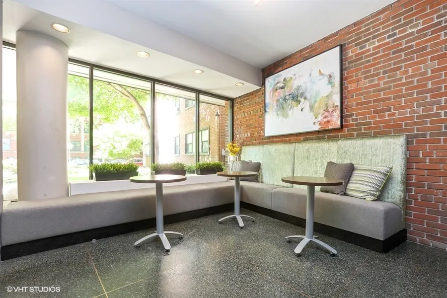 5550 South Dorchester Apartments