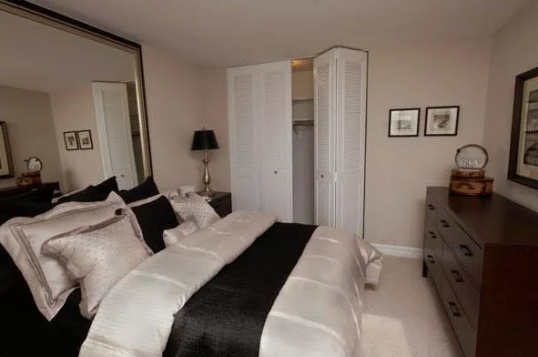 outisde of Oglesby Towers Apartments in South Shore Chicago