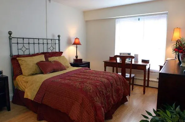 street parking at Main Station Apartments in Evanston Illinois