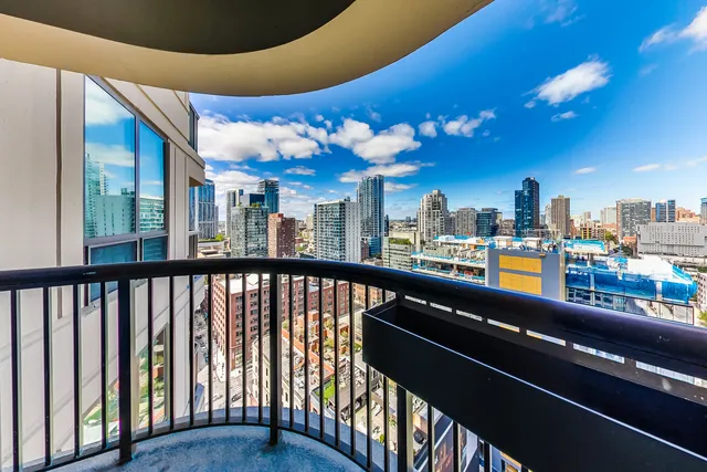 400 North LaSalle Apartments