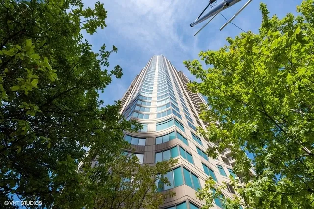 400 North LaSalle Apartments