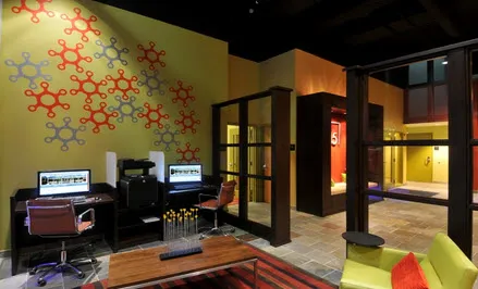 night view of exterior of 415 Premier Apartments