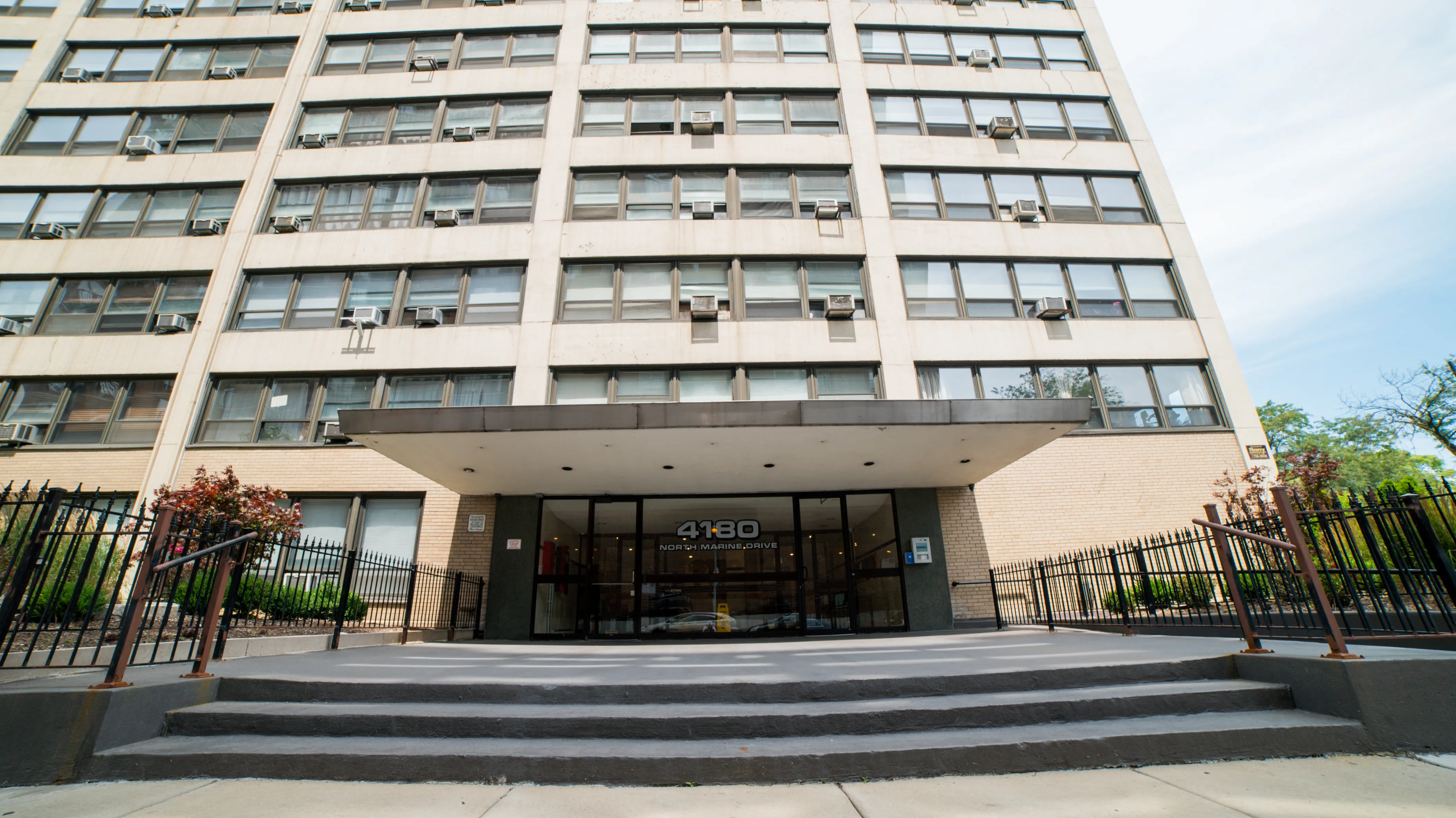 Polo Towers Apartments