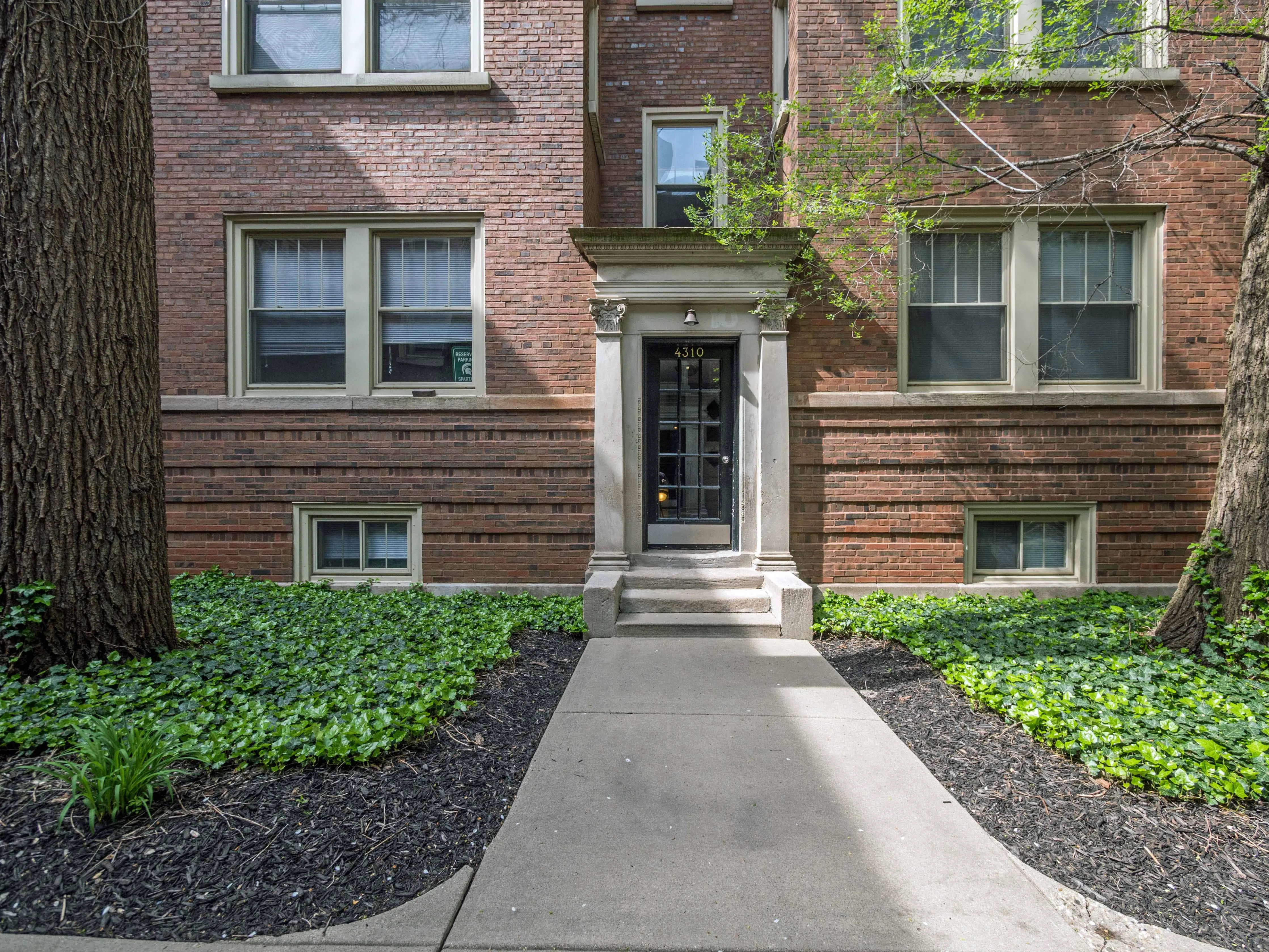 Park Shores Apartments