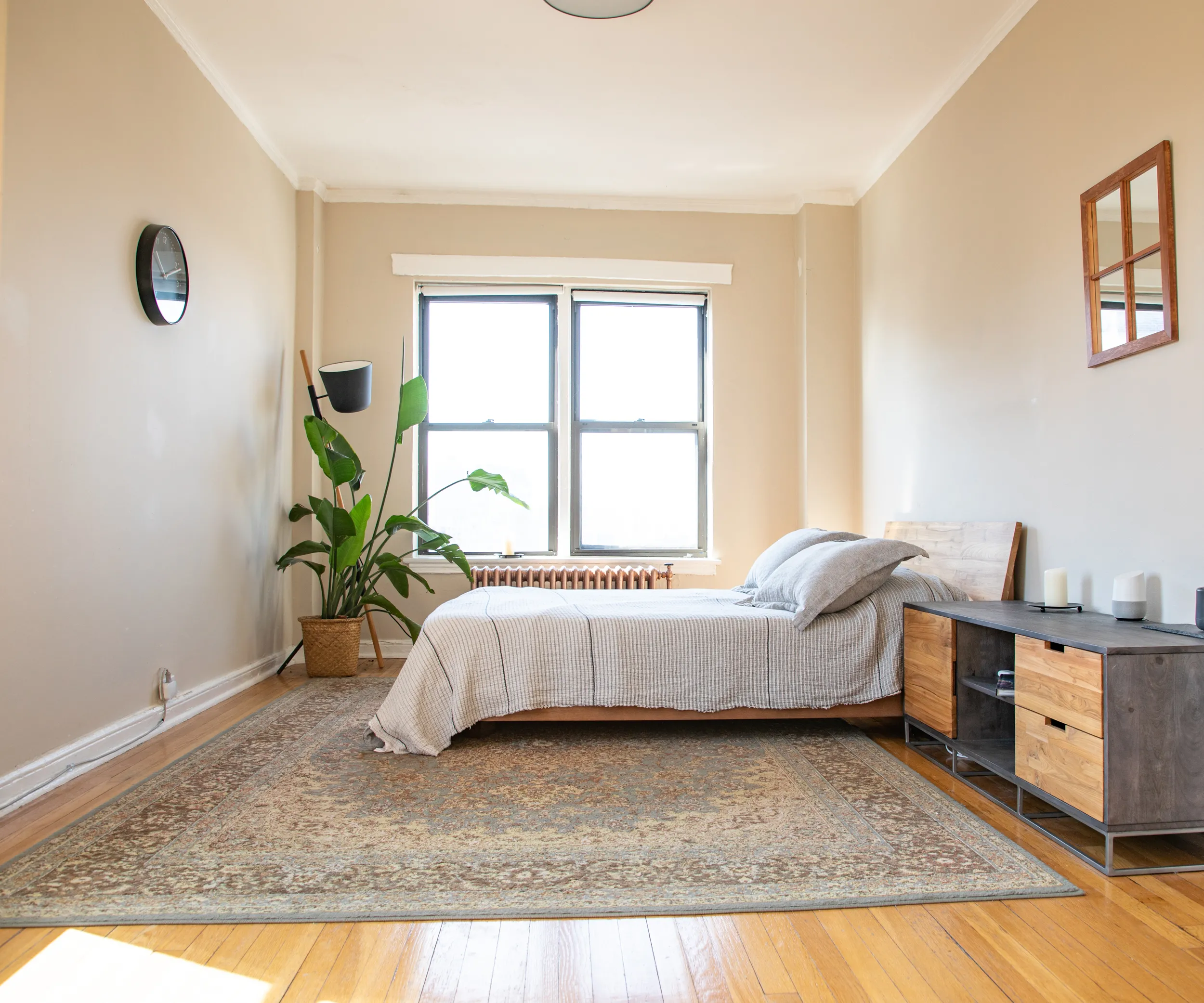 434 West Roscoe Apartments