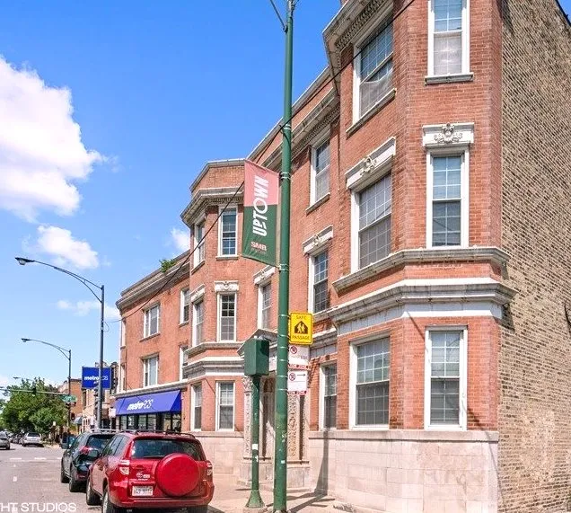 4401 North Clark Apartments