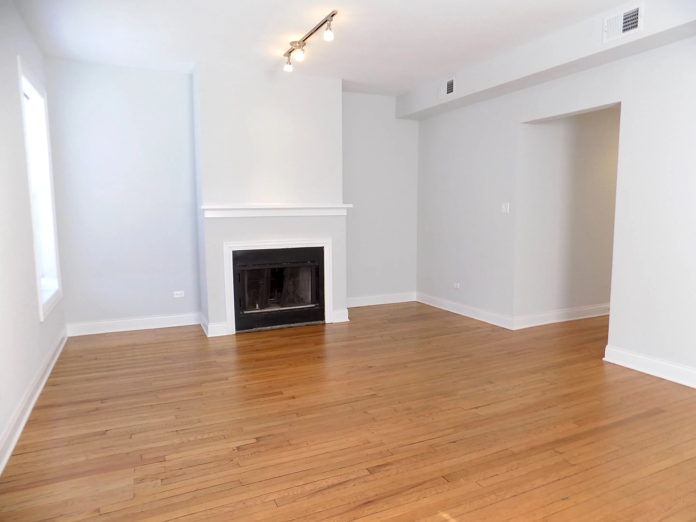 4401 North Clark Apartments