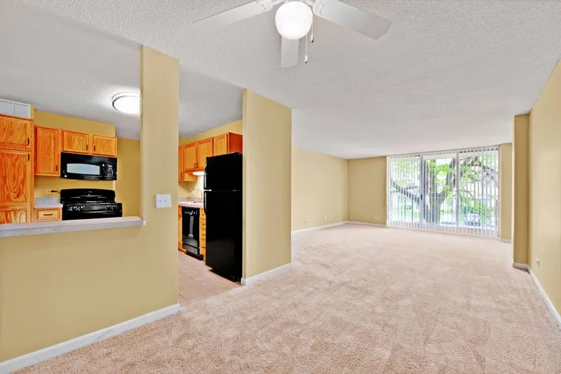 entry drive for Yorktown Apartments in Lombard IL