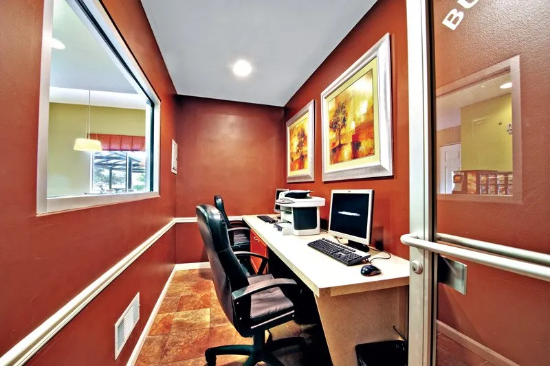 entry drive for Yorktown Apartments in Lombard IL