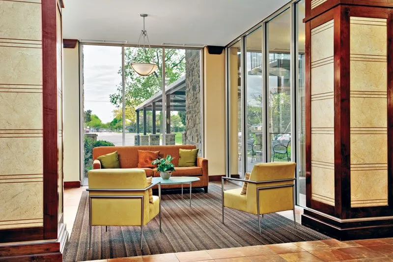 entry drive for Yorktown Apartments in Lombard IL