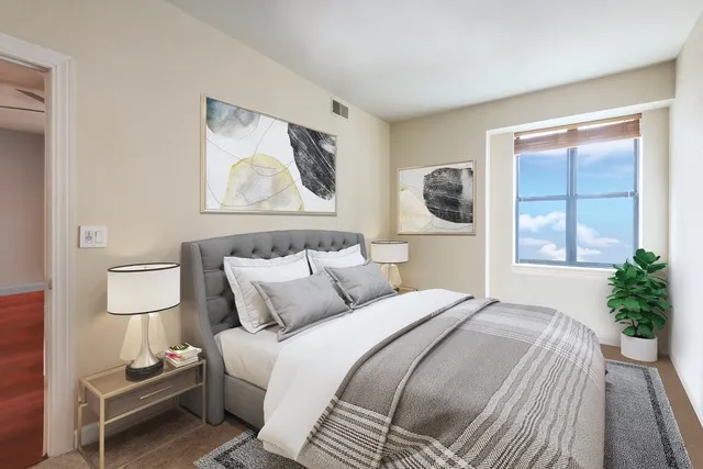 451 West Huron Apartments