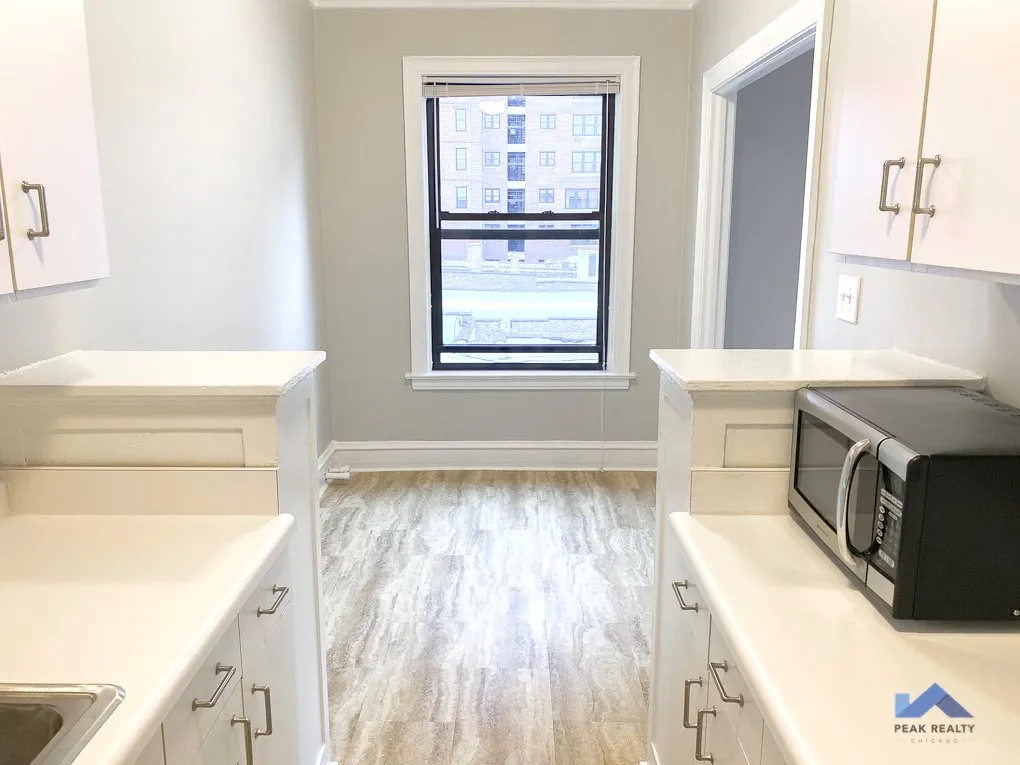 451 W. Melrose Apartments