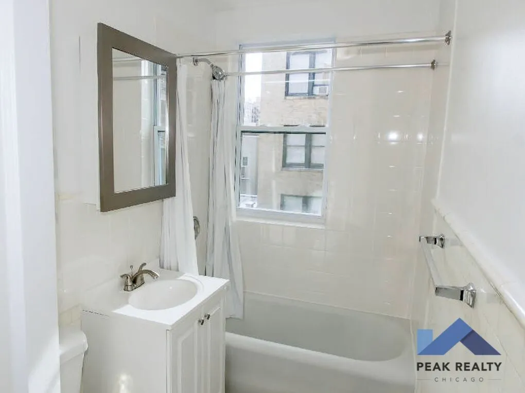 451 W. Melrose Apartments