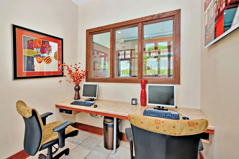 Twin Lake Towers Apartments