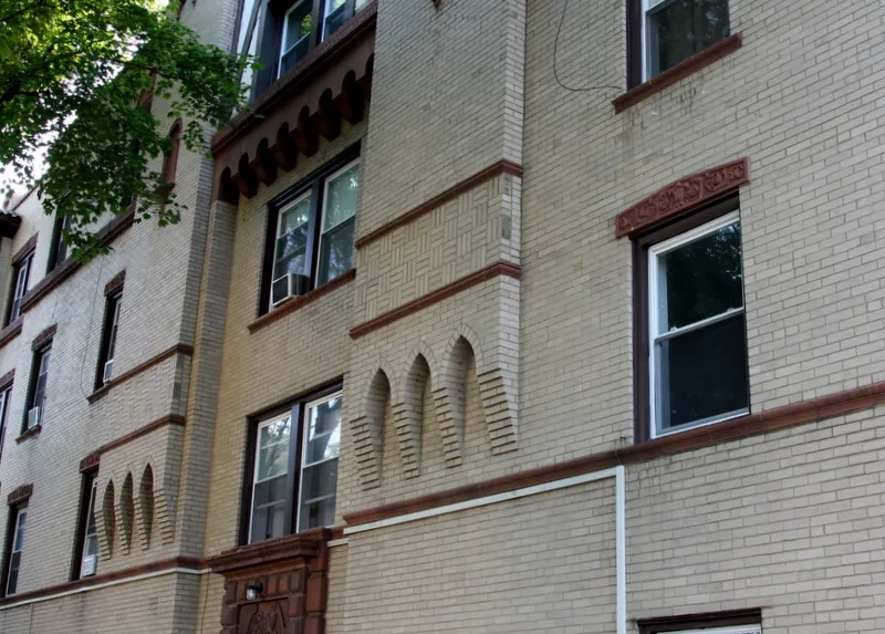 1733-1735 W Pratt Apartments