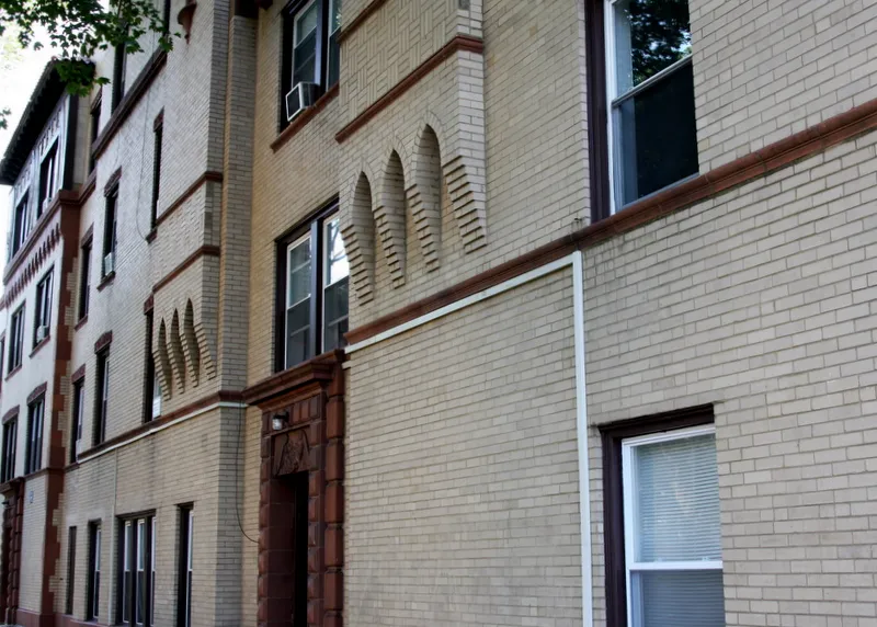 1733-1735 W Pratt Apartments