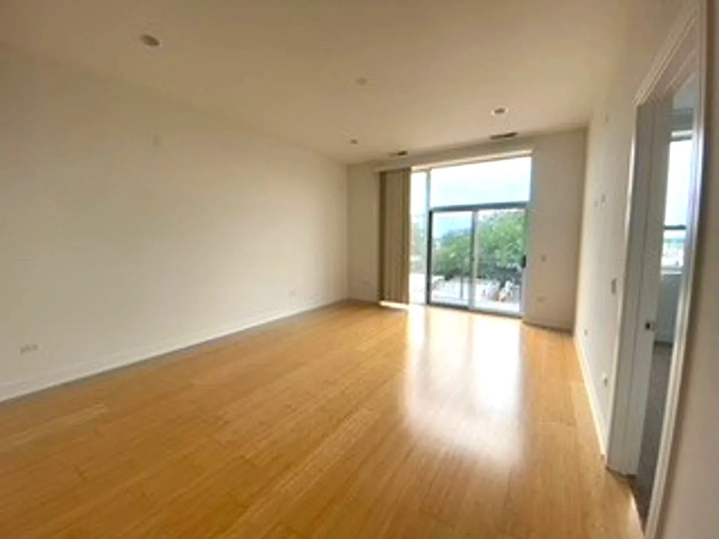 4730 N Kimball Apartments