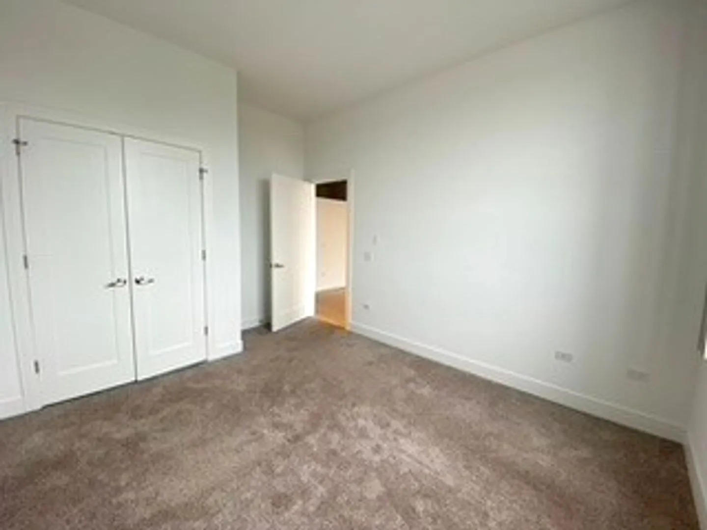 4730 N Kimball Apartments