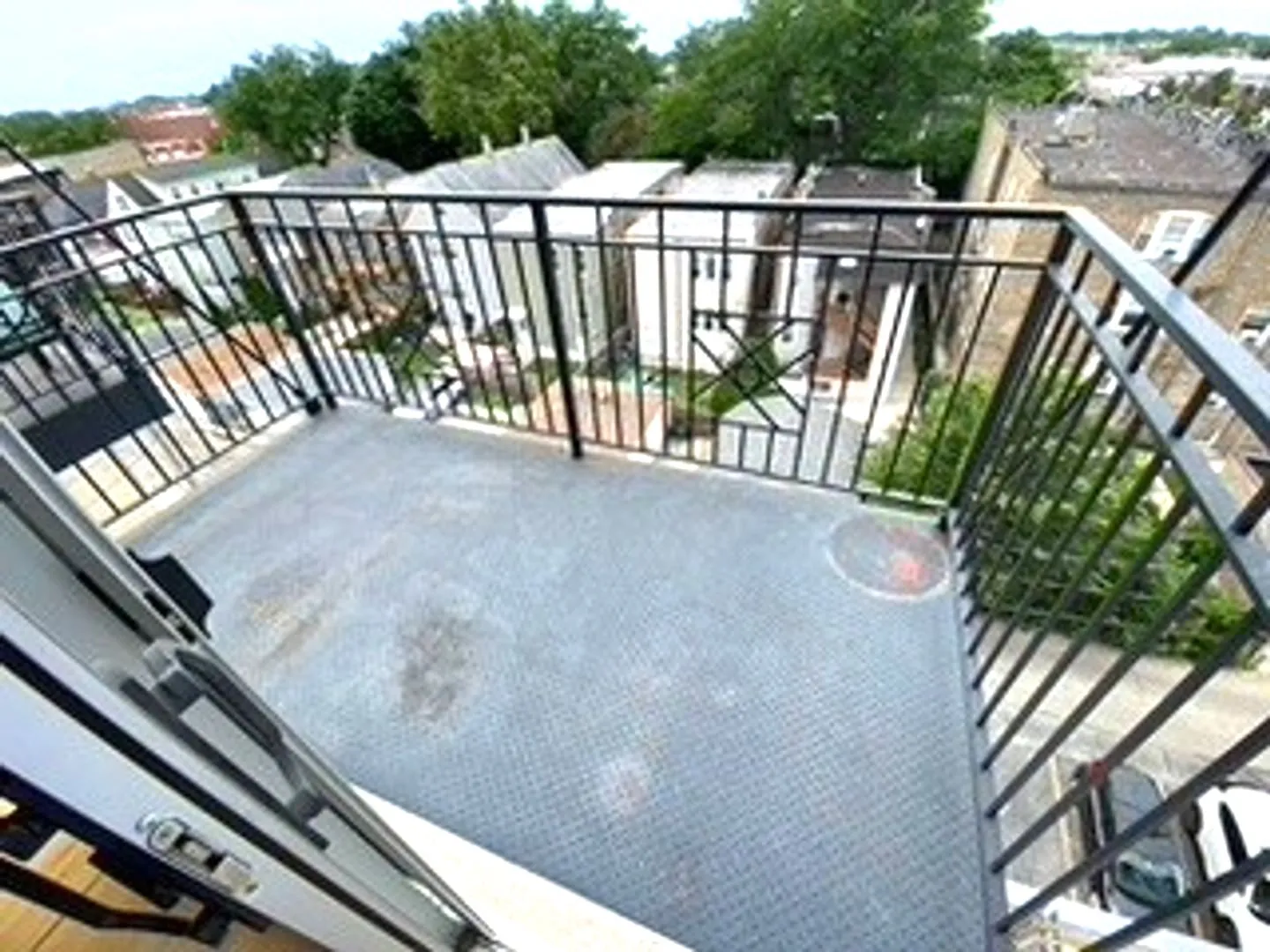 4730 N Kimball Apartments