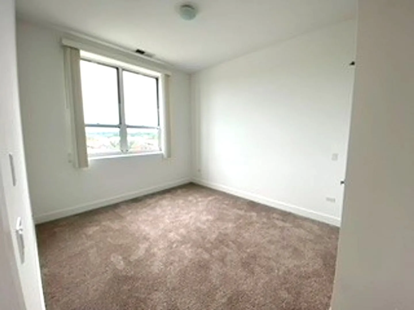 4730 N Kimball Apartments