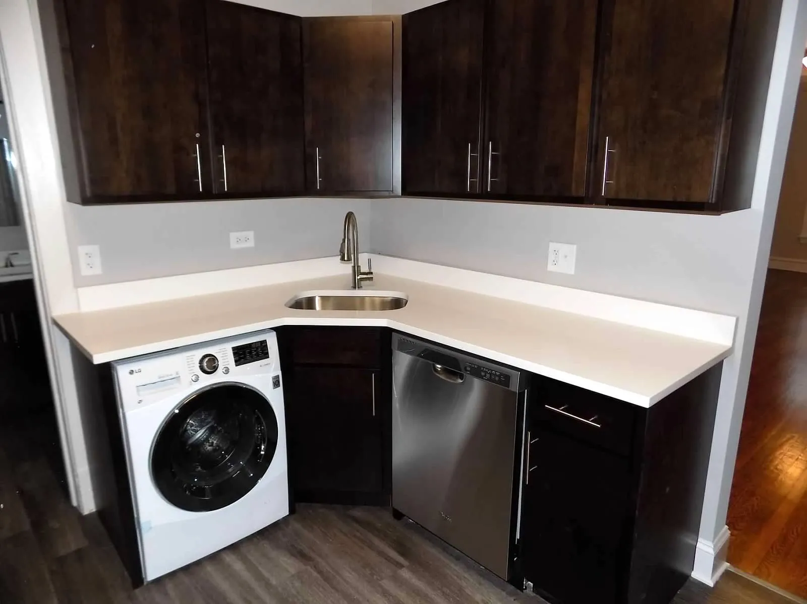 2801 W Logan Apartments