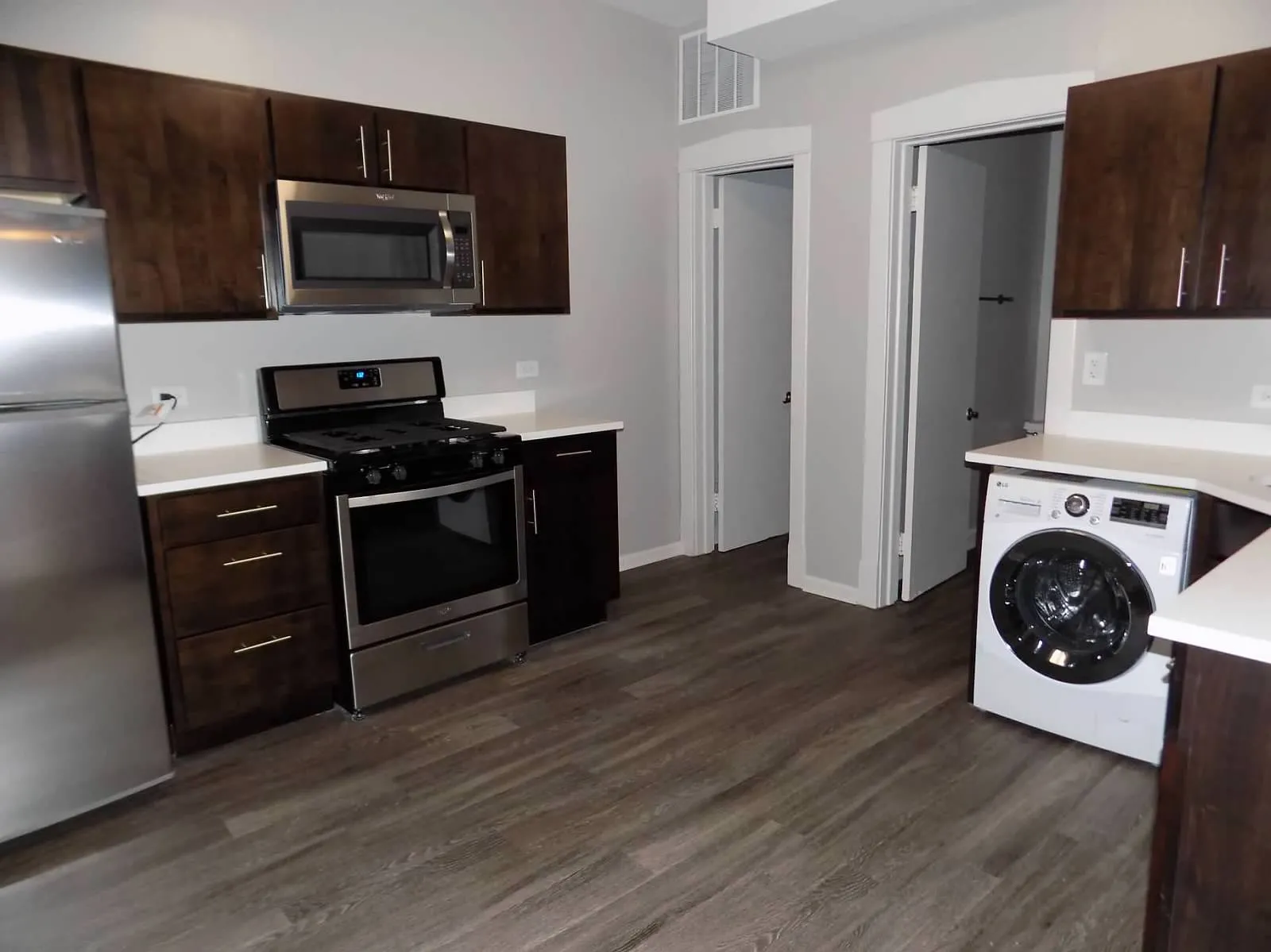 2801 W Logan Apartments