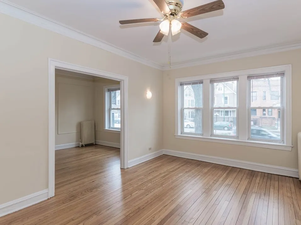 wood floors at Ashland Manor Apartments in Ravenswood Chicago