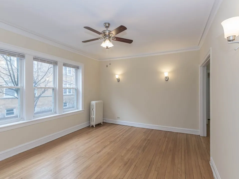 Living space at Ashland Manor Apartments in Ravenswood