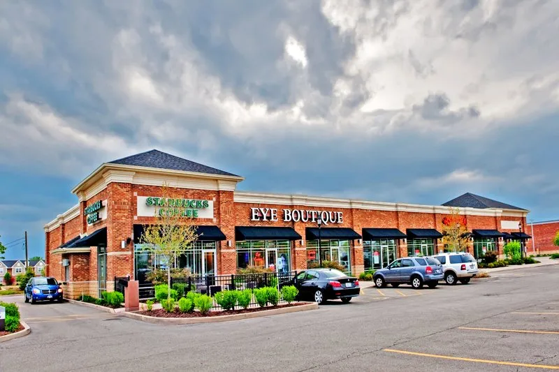 exterior view of Savannah Trace Apartments in Schaumburg IL