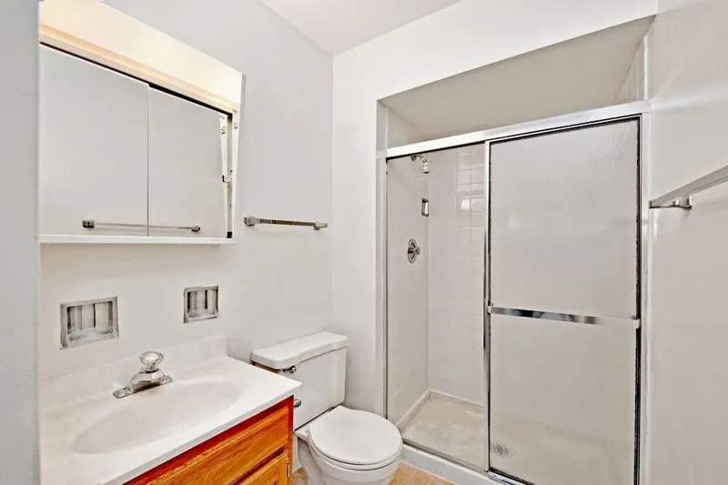 model kitchen at Highcrest Townhomes Apartments