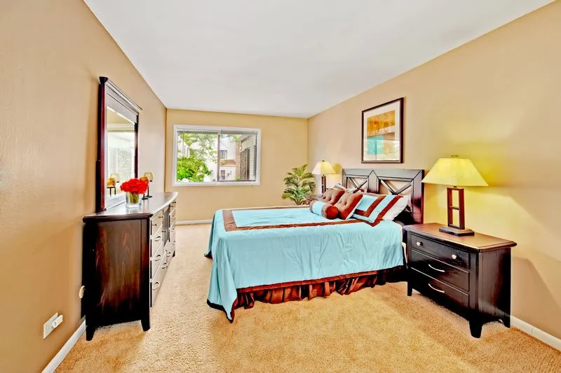 model kitchen at Highcrest Townhomes Apartments