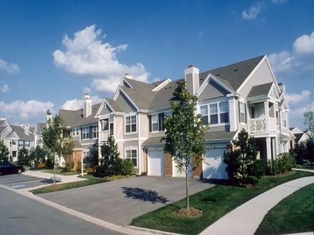 Village Green At Cantera Apartments