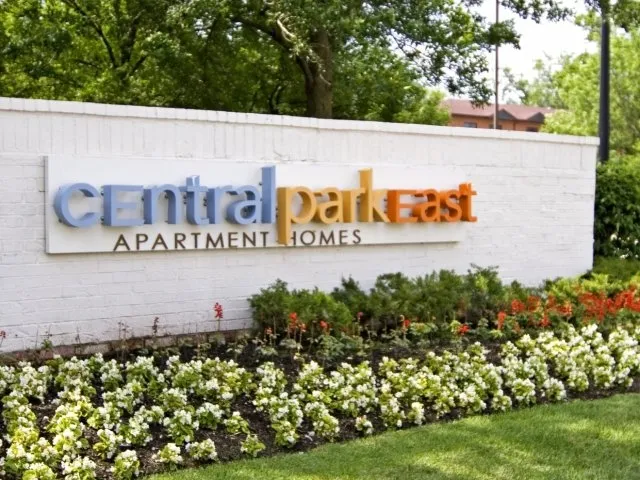 entry sign at Central Park East Apartments in Arlington Heights IL