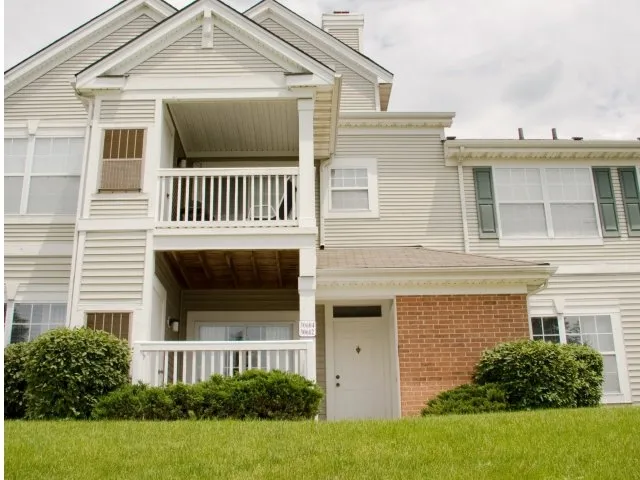 Village Green At Cantera Apartments