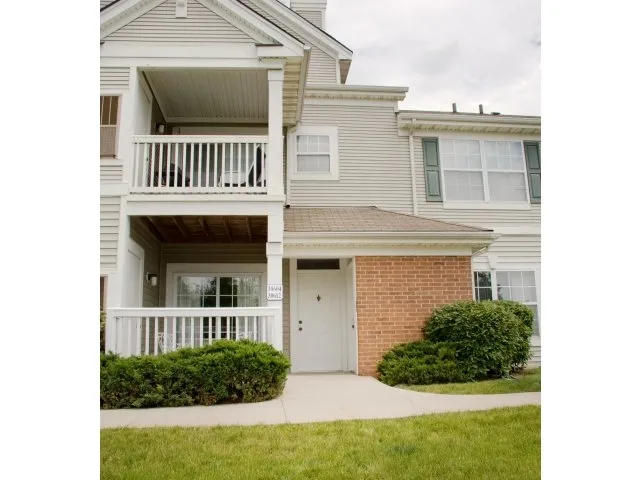 Village Green At Cantera Apartments