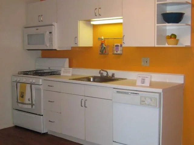 landscped entrance lobby of Village Park of Hoffman Estates Apartments