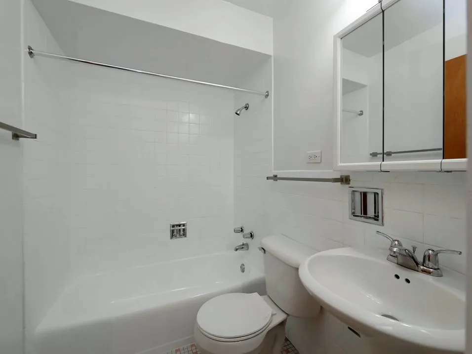 Melrose Shores Apartments