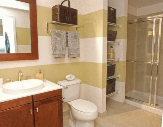 corner view of Randolph Tower City Apartments in the Chicago Loop