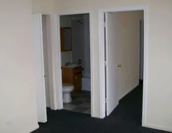 4631 S Lake Park Apartments