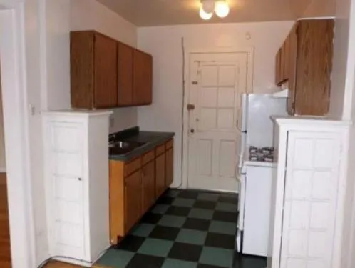 5900-5910 North Kenmore Apartments