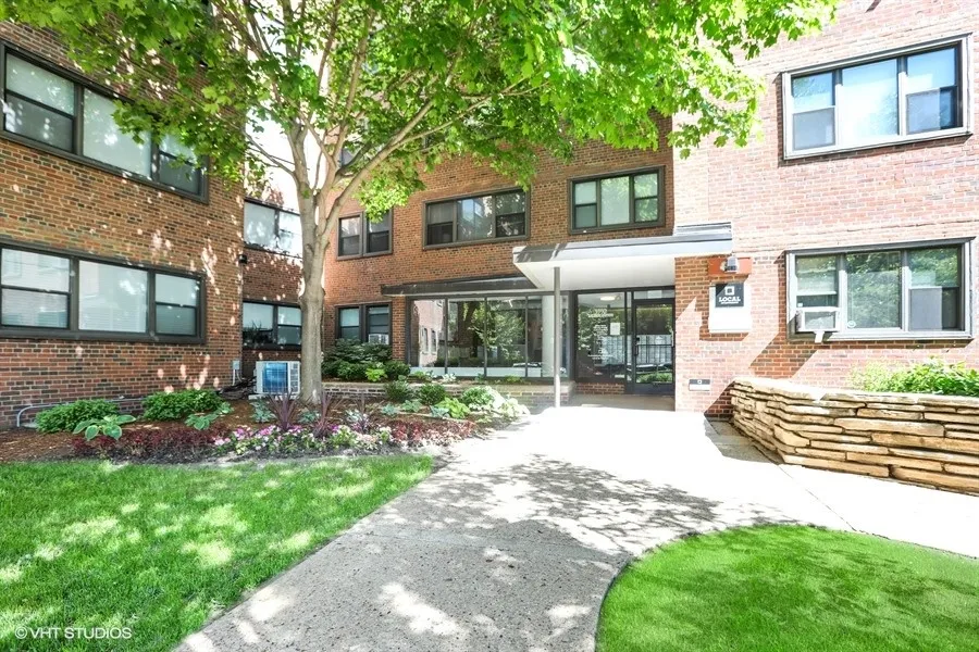 5550 South Dorchester Apartments