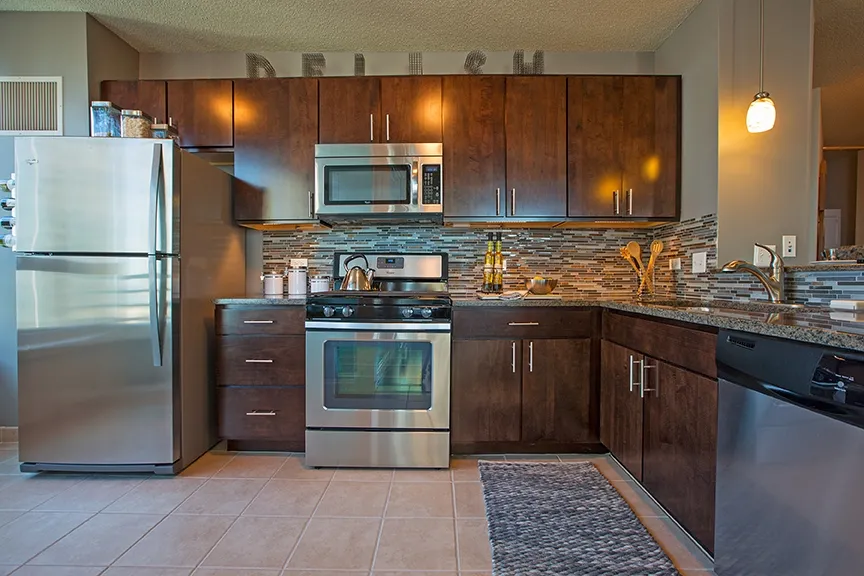 living room with couches at The Streeter in Streeterville