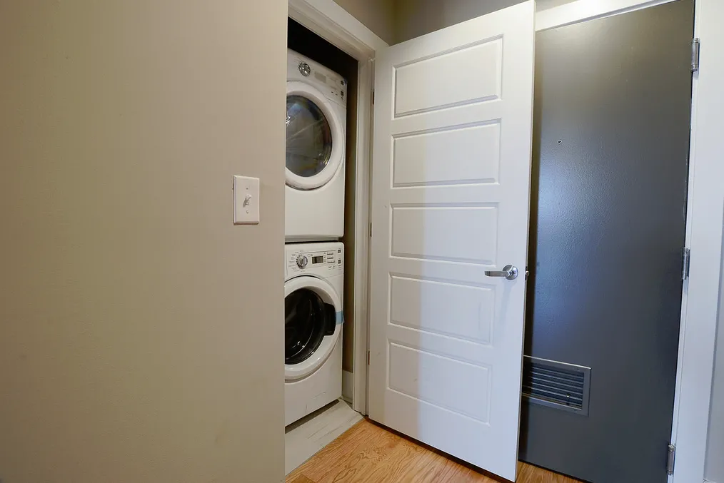 exposed brick in living room of 3141 North Sheffield Apartments in Lakeview