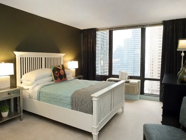 model furnished living room at Columbus Plaza Apartments