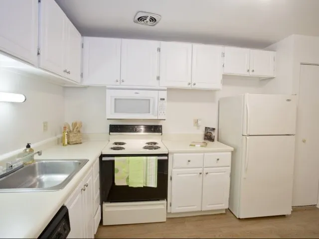 entry to Village Park of Palatine Apartments