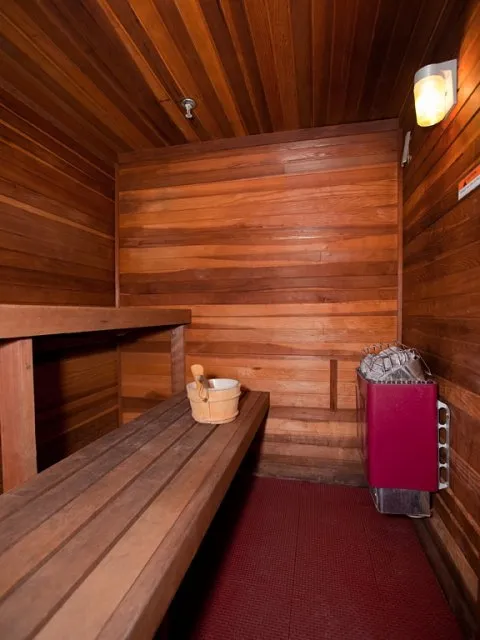 entry of Hunter’s Glen Apartments in Aurora, IL