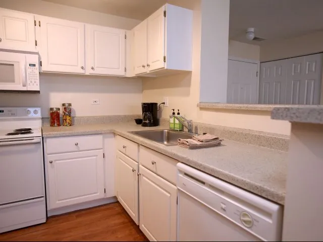 Village Green At Cantera Apartments